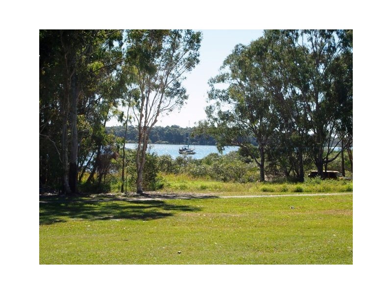 4 Squire Street, Tin Can Bay QLD 4580