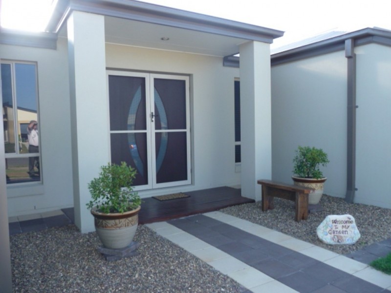 54 Creekside Esplanade, Cooloola Cove QLD 4580