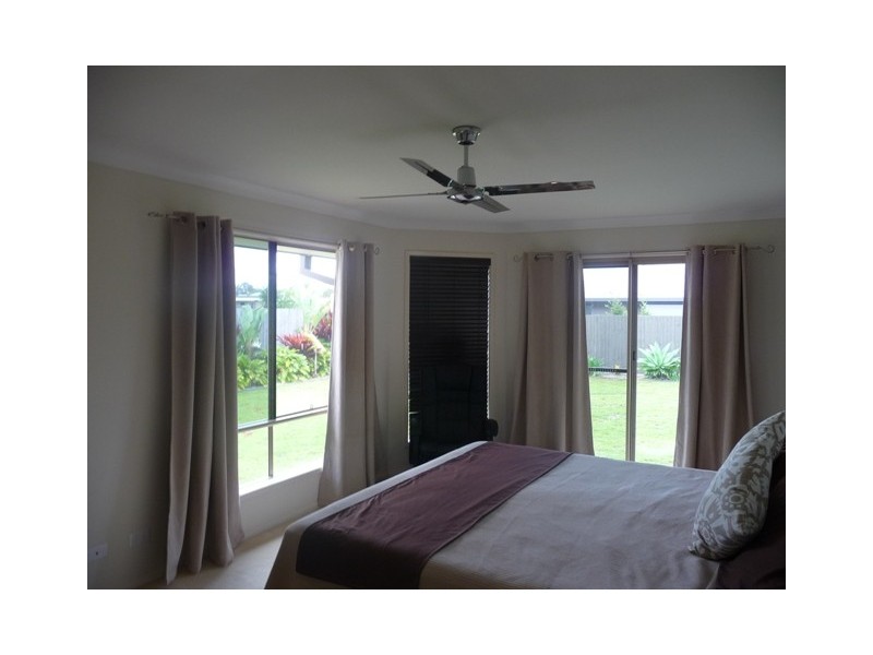 54 Creekside Esplanade, Cooloola Cove QLD 4580