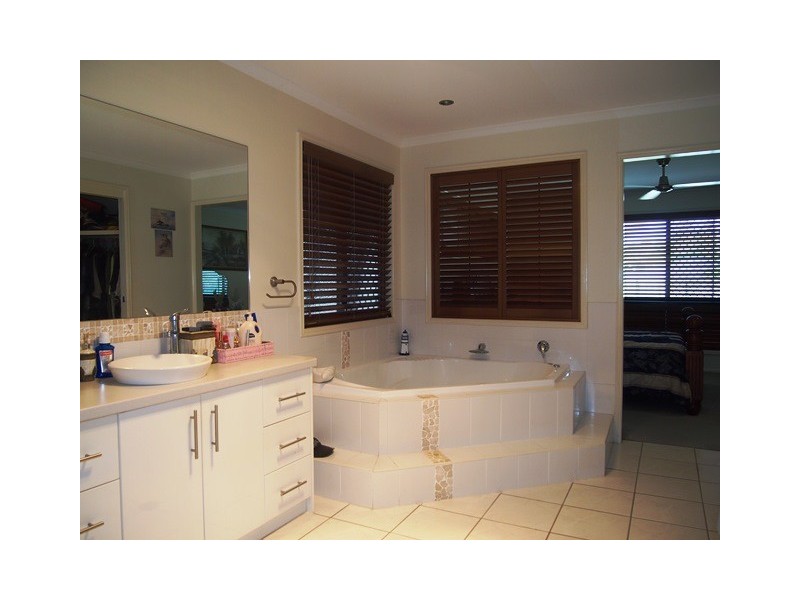 21 Kanimbla Avenue, Cooloola Cove QLD 4580