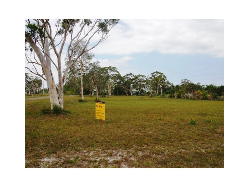 13 Waratah Drive, Cooloola Cove QLD 4580