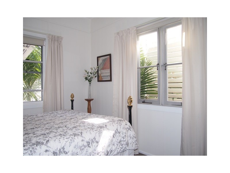 20 Bream Street, Tin Can Bay QLD 4580