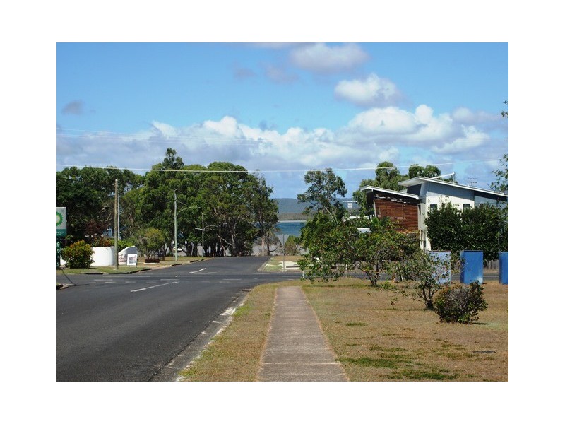 20 Bream Street, Tin Can Bay QLD 4580