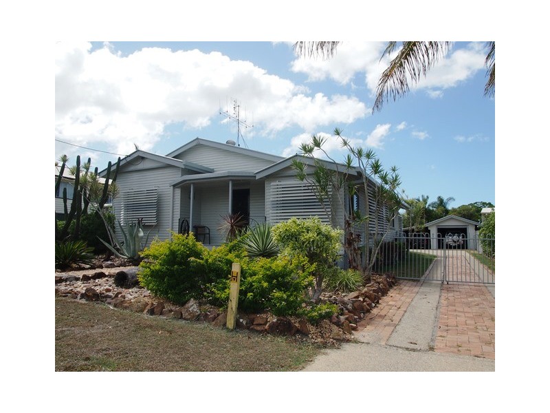 15 Whiting St, Tin Can Bay QLD 4580