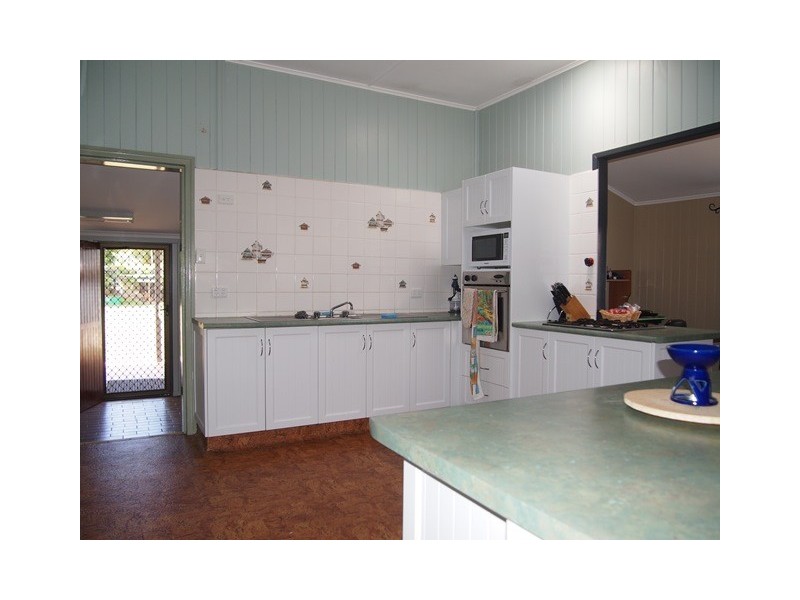 15 Whiting St, Tin Can Bay QLD 4580
