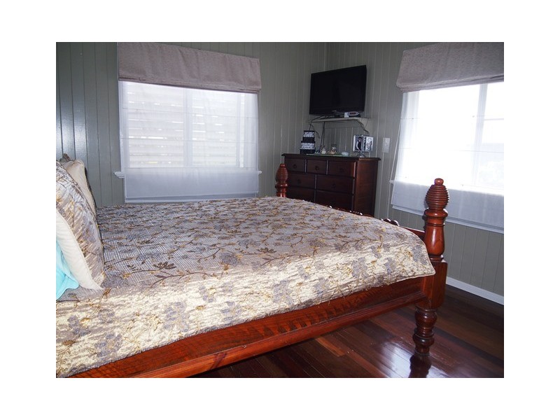 15 Whiting St, Tin Can Bay QLD 4580