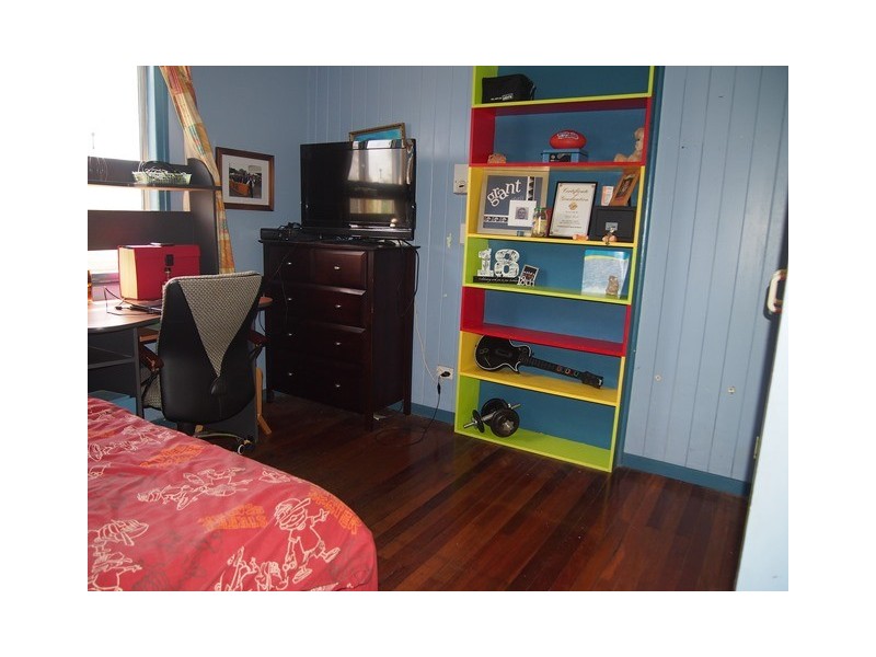 15 Whiting St, Tin Can Bay QLD 4580