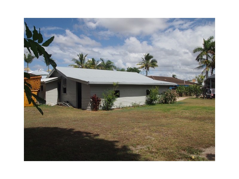 15 Whiting St, Tin Can Bay QLD 4580