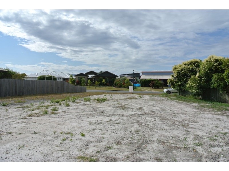 37 Summer Way, Tin Can Bay QLD 4580
