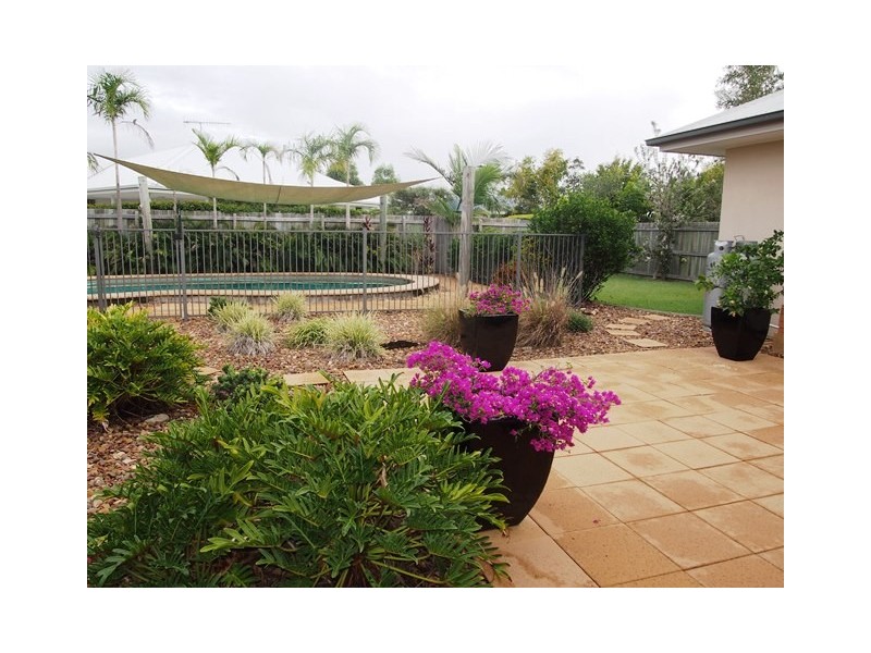 1 Lomandra Avenue, Cooloola Cove QLD 4580