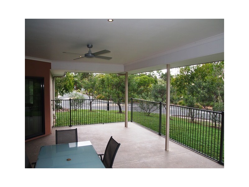 1 Lomandra Avenue, Cooloola Cove QLD 4580