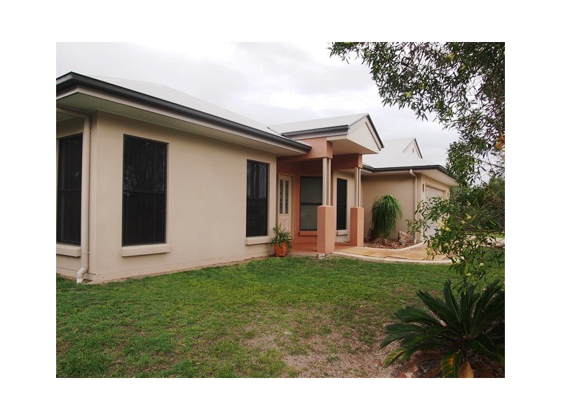 1 Lomandra Avenue, Cooloola Cove QLD 4580