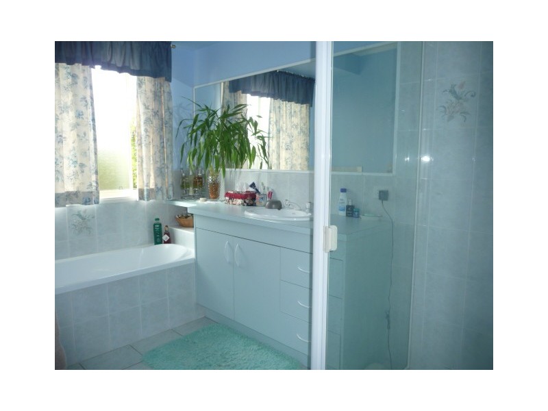 7 Olympia Ct, Cooloola Cove QLD 4580
