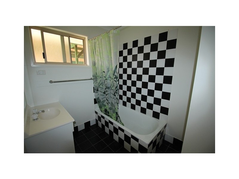 13 Canberra Avenue, Cooloola Cove QLD 4580