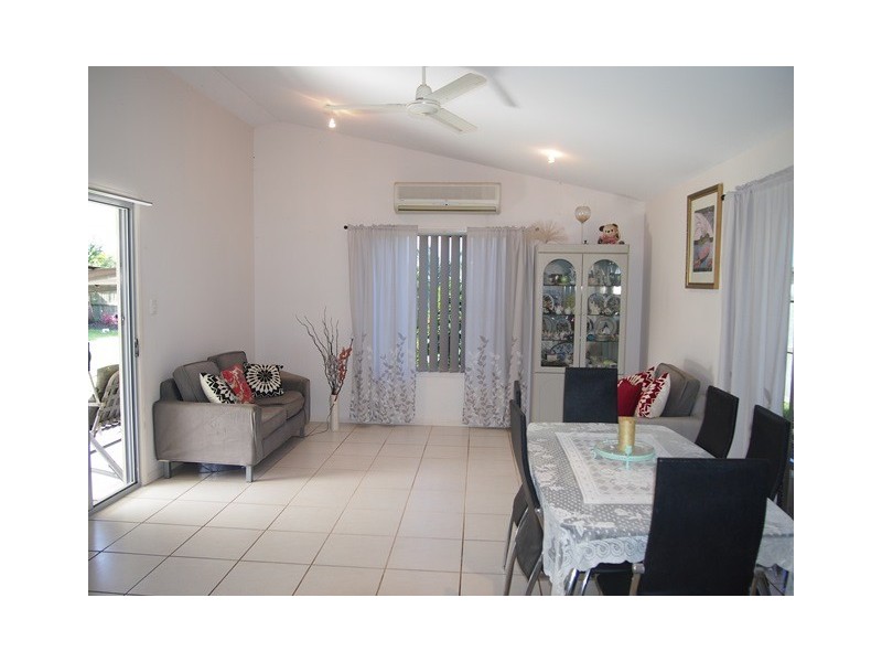 26 Canberra Avenue, Cooloola Cove QLD 4580