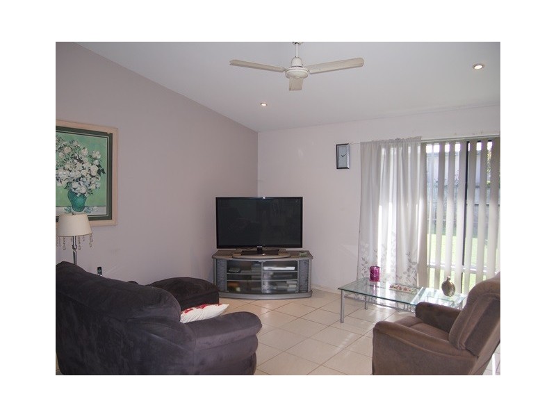 26 Canberra Avenue, Cooloola Cove QLD 4580