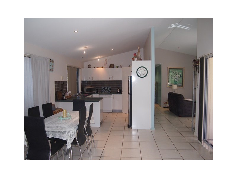 26 Canberra Avenue, Cooloola Cove QLD 4580