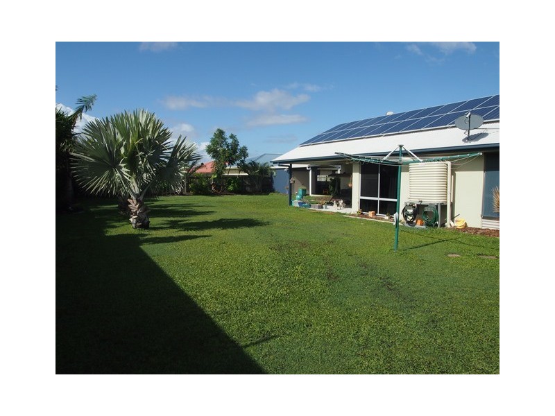 26 Canberra Avenue, Cooloola Cove QLD 4580