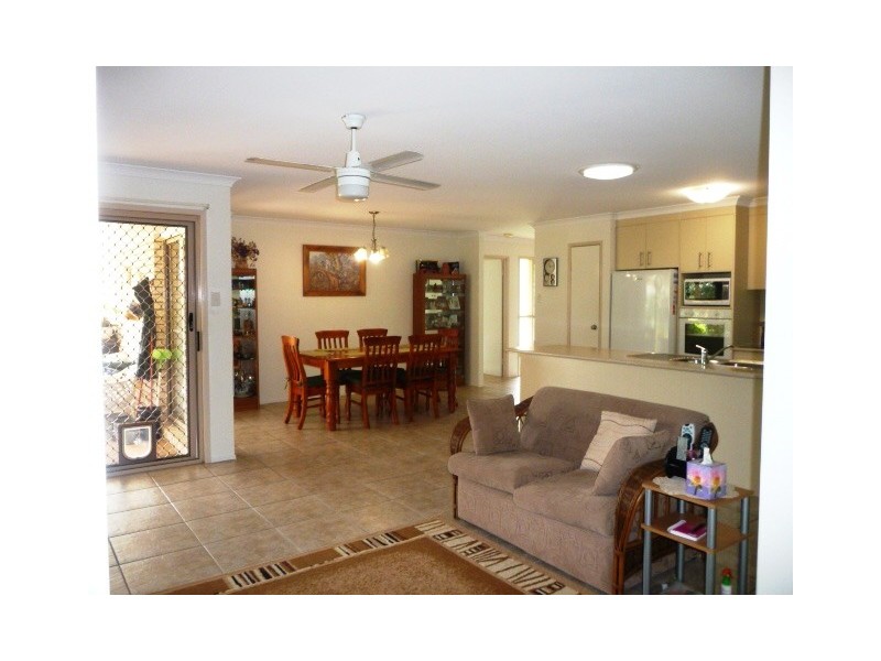 194 Queen Elizabeth Dr, Cooloola Cove QLD 4580