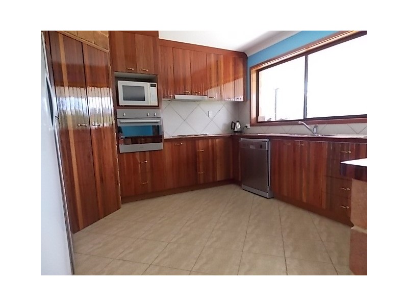16 Atlantis Avenue, Cooloola Cove QLD 4580