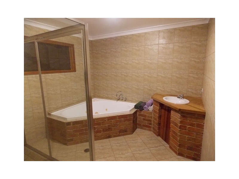 16 Atlantis Avenue, Cooloola Cove QLD 4580