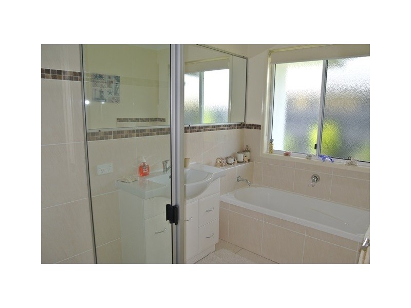 4 Habitat Circuit, Cooloola Cove QLD 4580