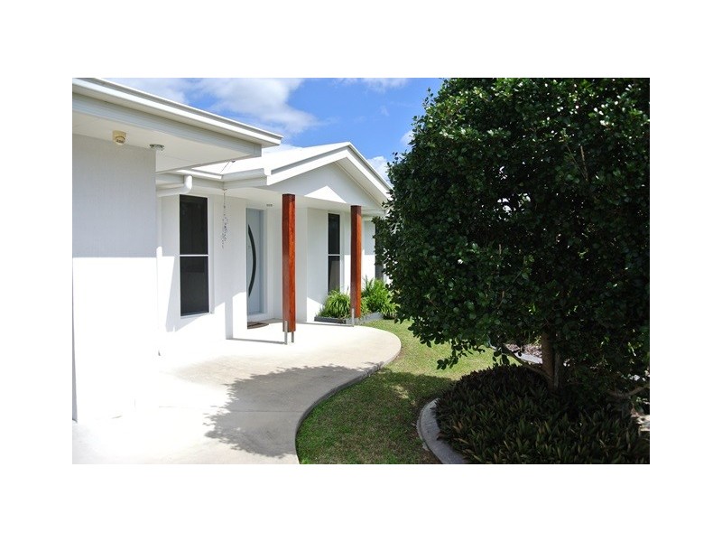 4 Habitat Circuit, Cooloola Cove QLD 4580