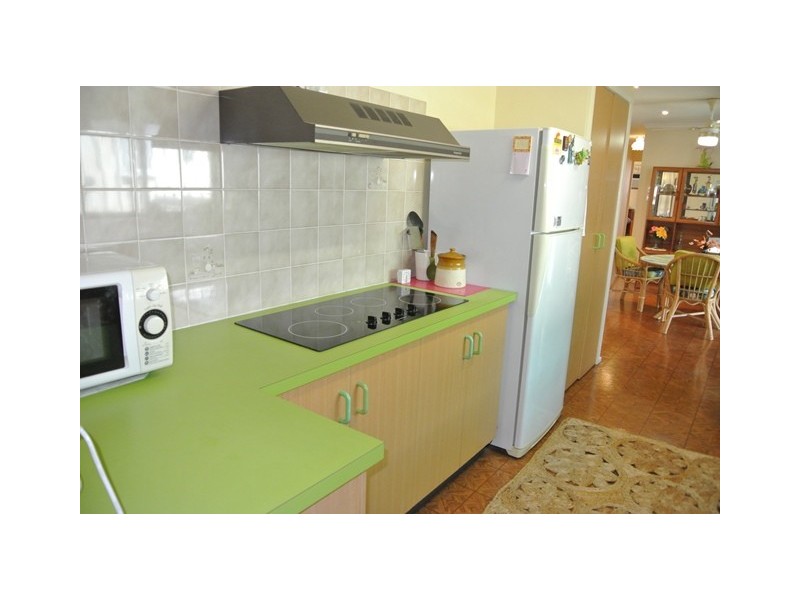 11 Salmon Street, Tin Can Bay QLD 4580