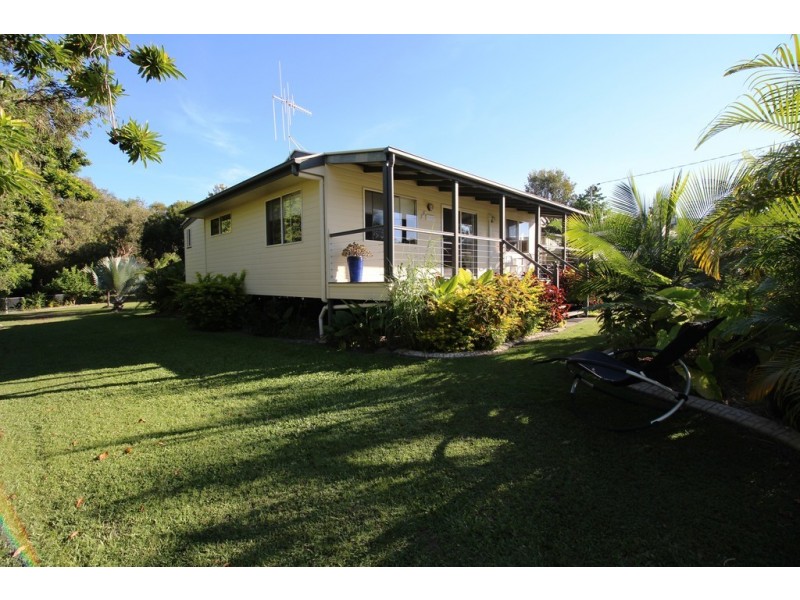 6 Pandora Court, Cooloola Cove QLD 4580