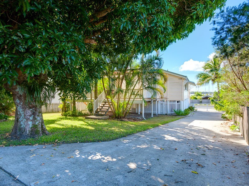 7 Oyster Parade, Tin Can Bay QLD 4580