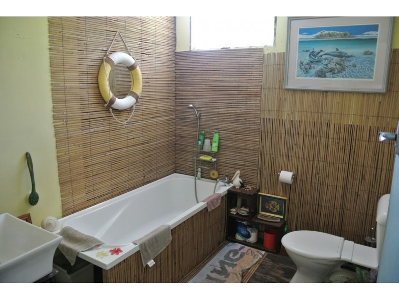 8 Squire Street, Tin Can Bay QLD 4580