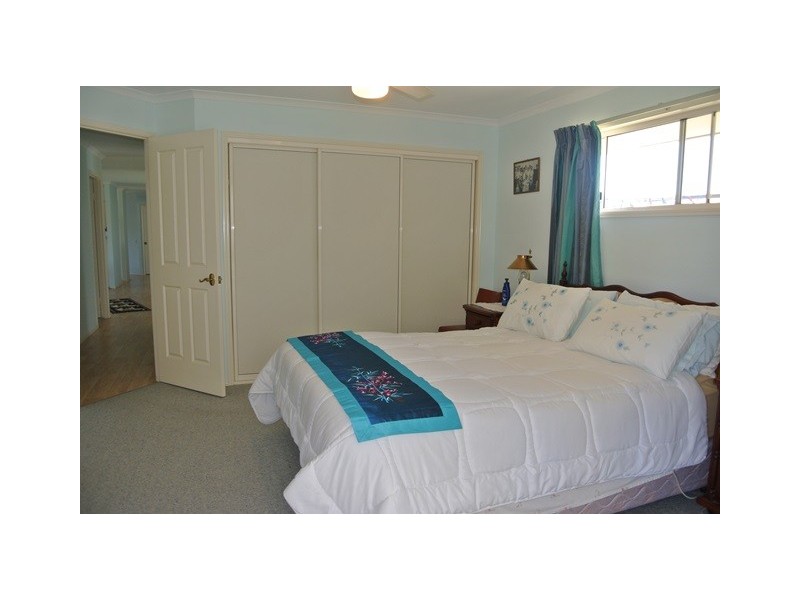 17 Acacia Crescent, Tin Can Bay QLD 4580