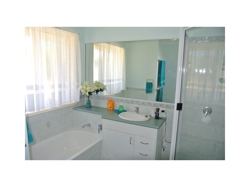 17 Acacia Crescent, Tin Can Bay QLD 4580