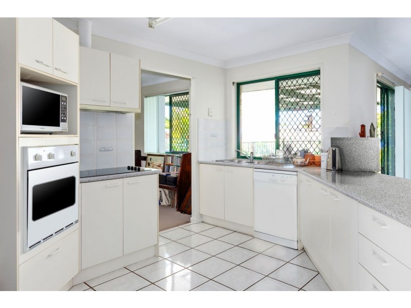 9 Regent Court, Cooloola Cove QLD 4580
