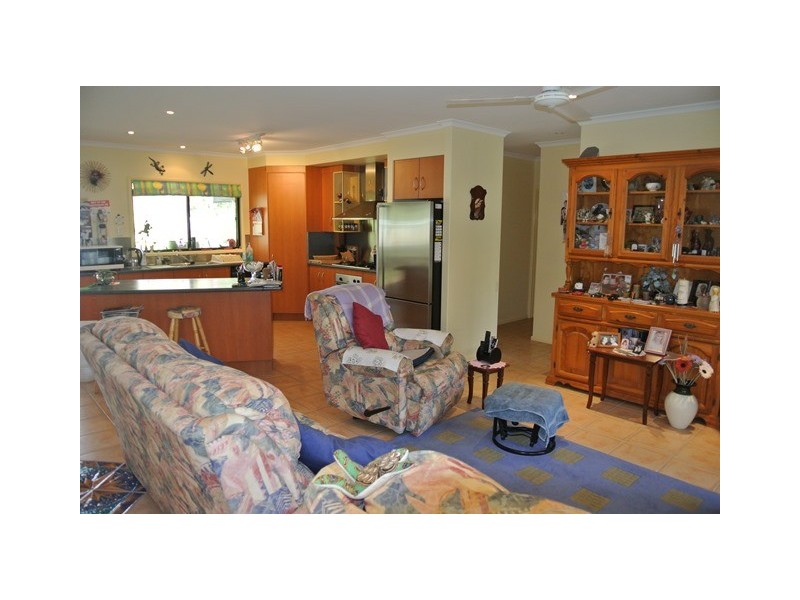 11 Mayflower Court, Cooloola Cove QLD 4580