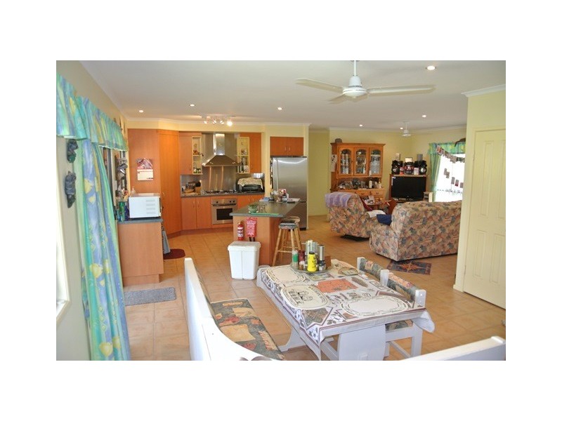 11 Mayflower Court, Cooloola Cove QLD 4580
