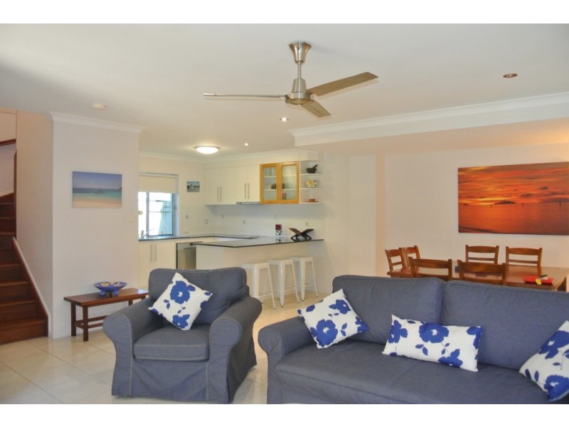 2/26 Esplanade, Tin Can Bay QLD 4580
