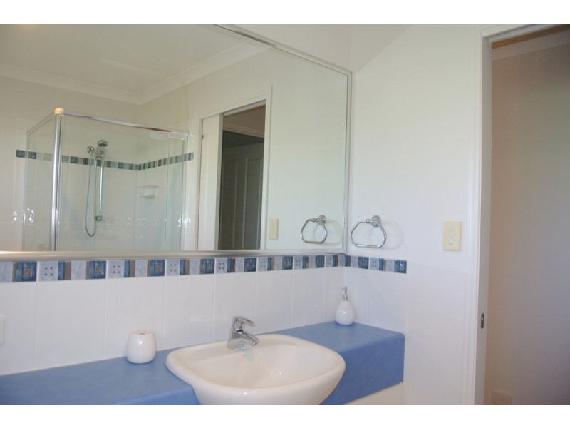 2/26 Esplanade, Tin Can Bay QLD 4580