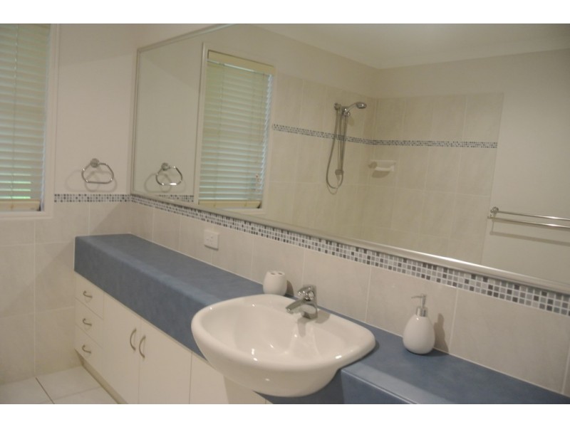 2/26 Esplanade, Tin Can Bay QLD 4580