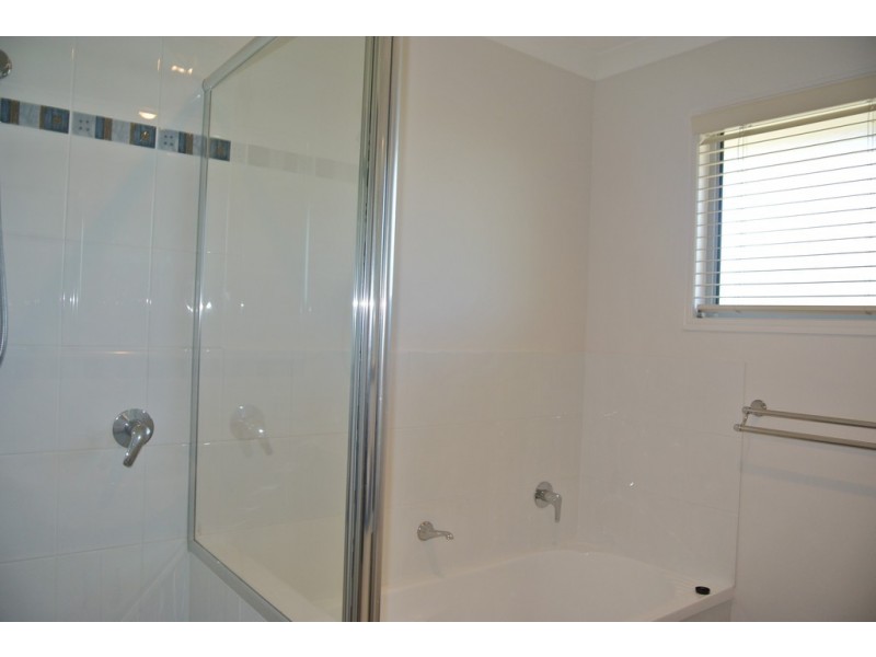 2/26 Esplanade, Tin Can Bay QLD 4580
