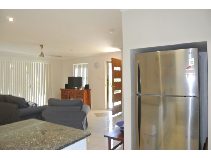 2/26 Esplanade, Tin Can Bay QLD 4580