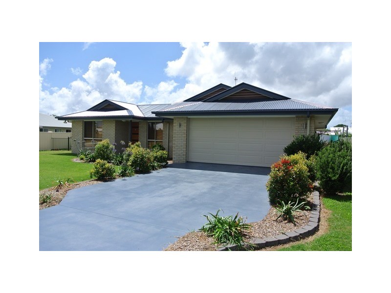 90 Fyshburn Drive, Cooloola Cove QLD 4580
