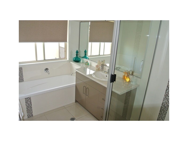 90 Fyshburn Drive, Cooloola Cove QLD 4580