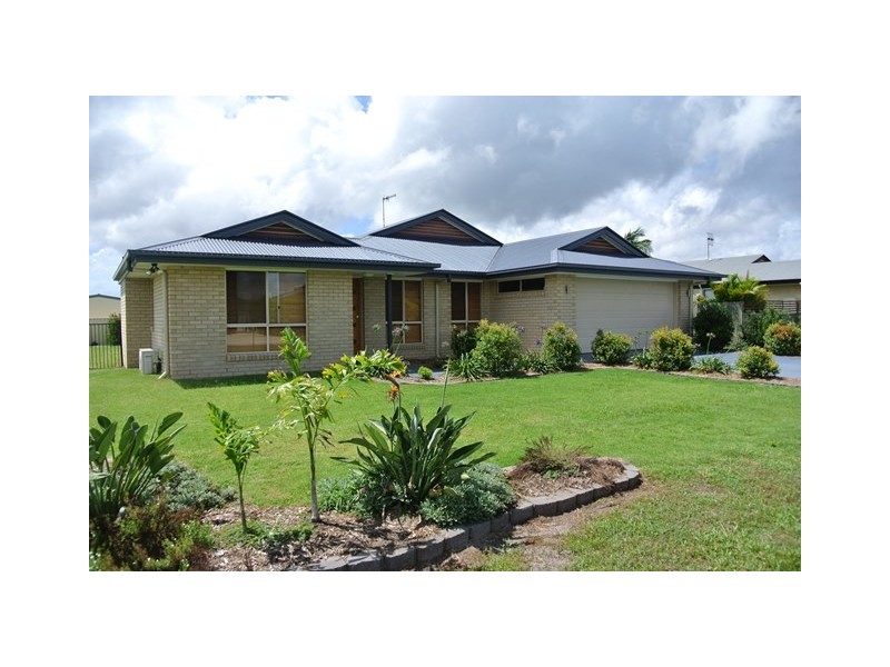 90 Fyshburn Drive, Cooloola Cove QLD 4580