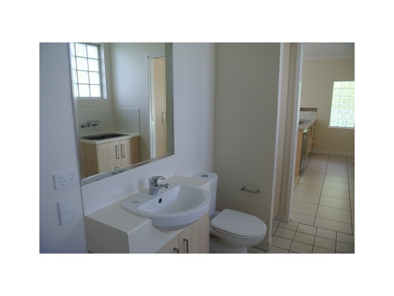 Unit 4 of 6 Gympie Rd, Tin Can Bay QLD 4580
