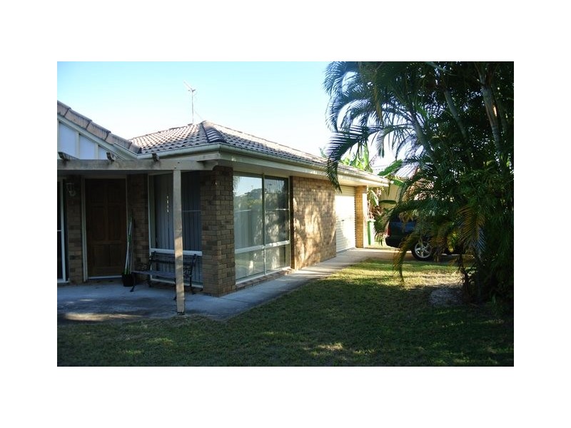 9 Tangaroa Street, Tin Can Bay QLD 4580