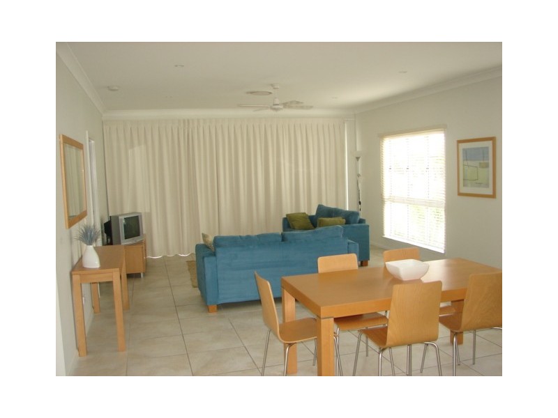 Unit 5, 29 The Esplanade, Tin Can Bay QLD 4580
