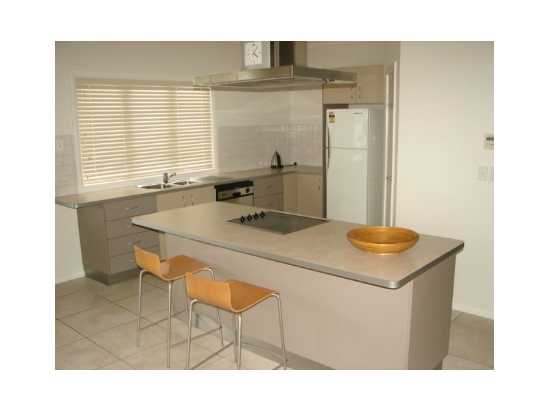 Unit 5, 29 The Esplanade, Tin Can Bay QLD 4580