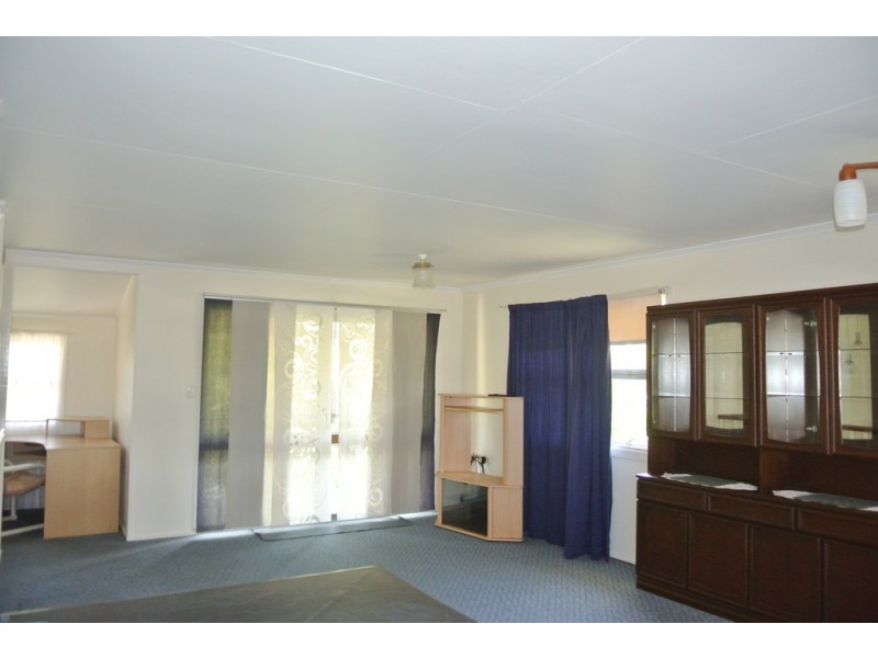 14 Gympie Road, Tin Can Bay QLD 4580