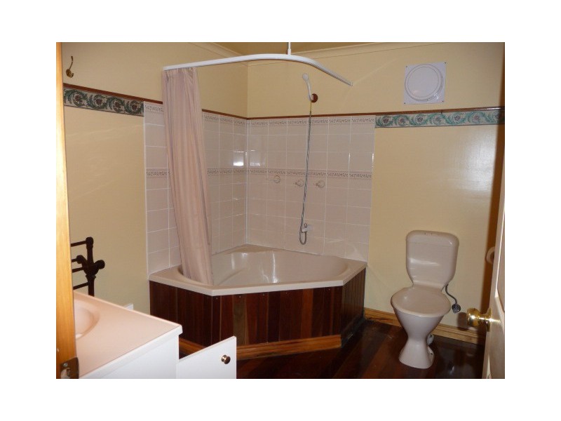 18 Challenger Court, Cooloola Cove QLD 4580